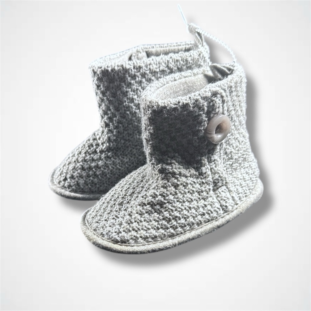 Koalababy Knit Gray Button Booties